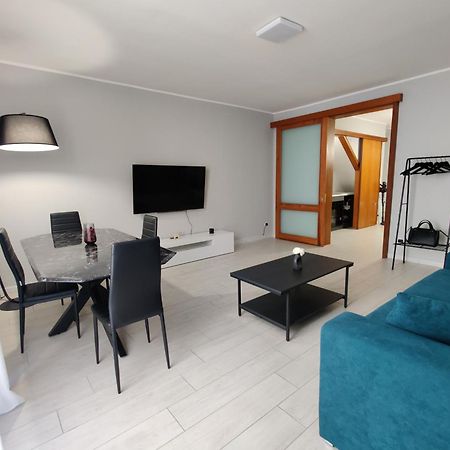 Delph'S House Apartment Катания Екстериор снимка