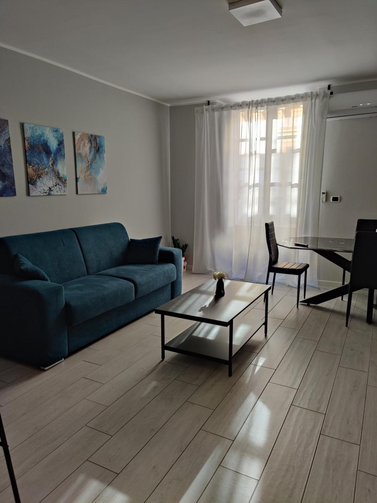 Delph'S House Apartment Катания Екстериор снимка