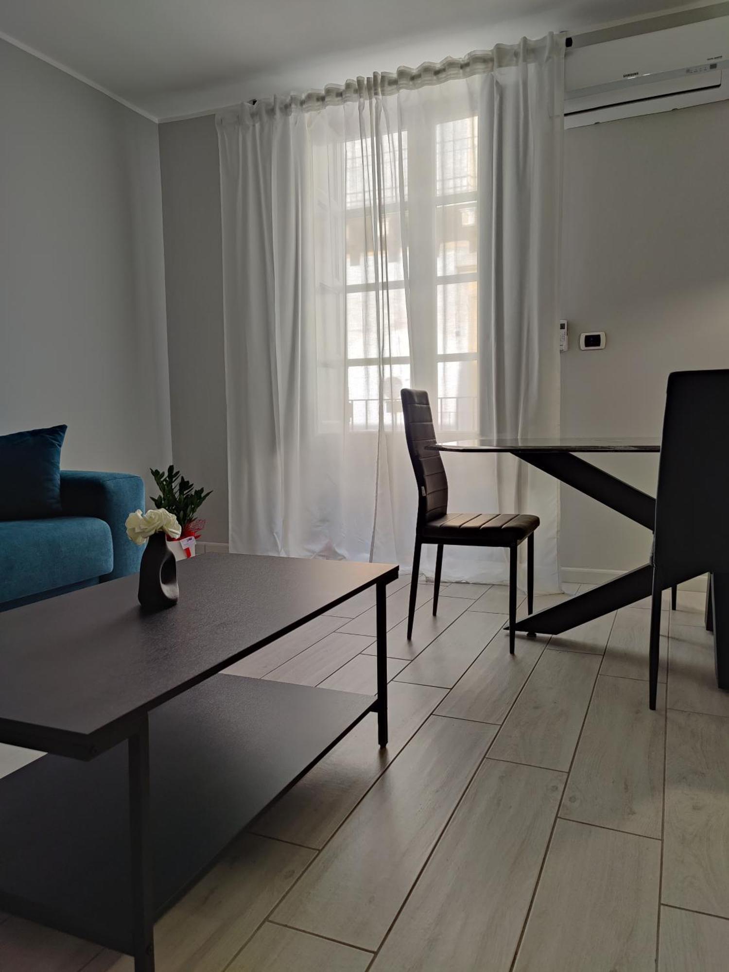 Delph'S House Apartment Катания Екстериор снимка